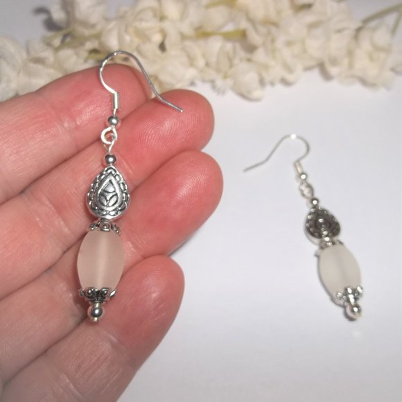 Earrings, White Earrings, Beaded Earring, White and Silver Earring, Earring 7924 - Picture 6 of 8